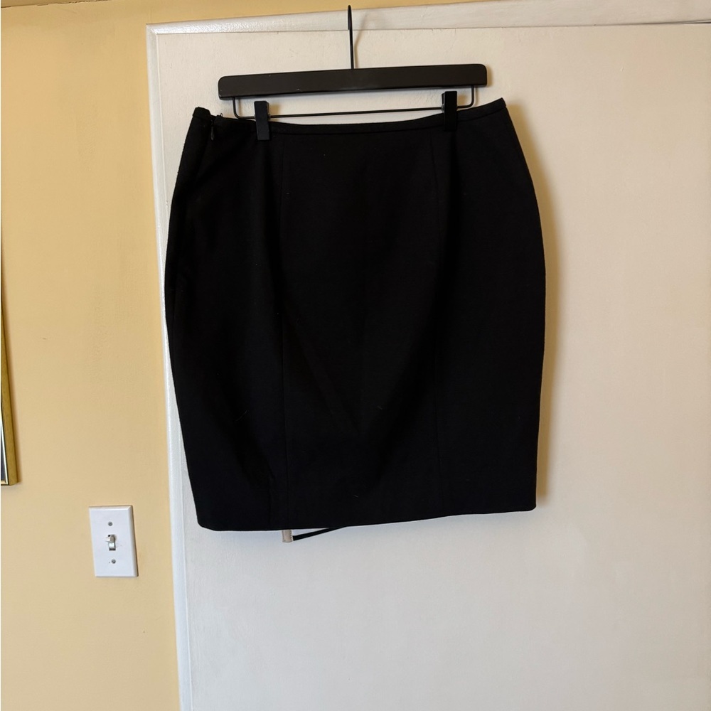 White House Black Market Black and White Striped Pencil Skirt - Picture 4 of 4